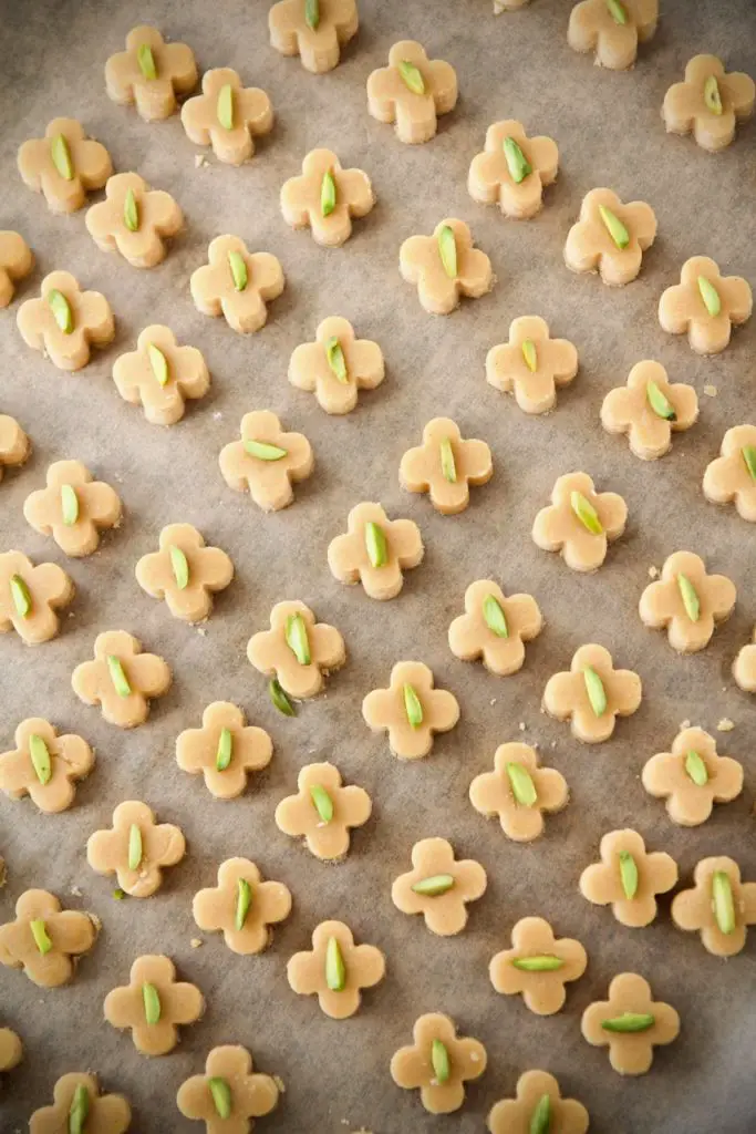 Nan-e Nokhodchi - vegane Kichererbsen-Plätzchen نان نخودچی
