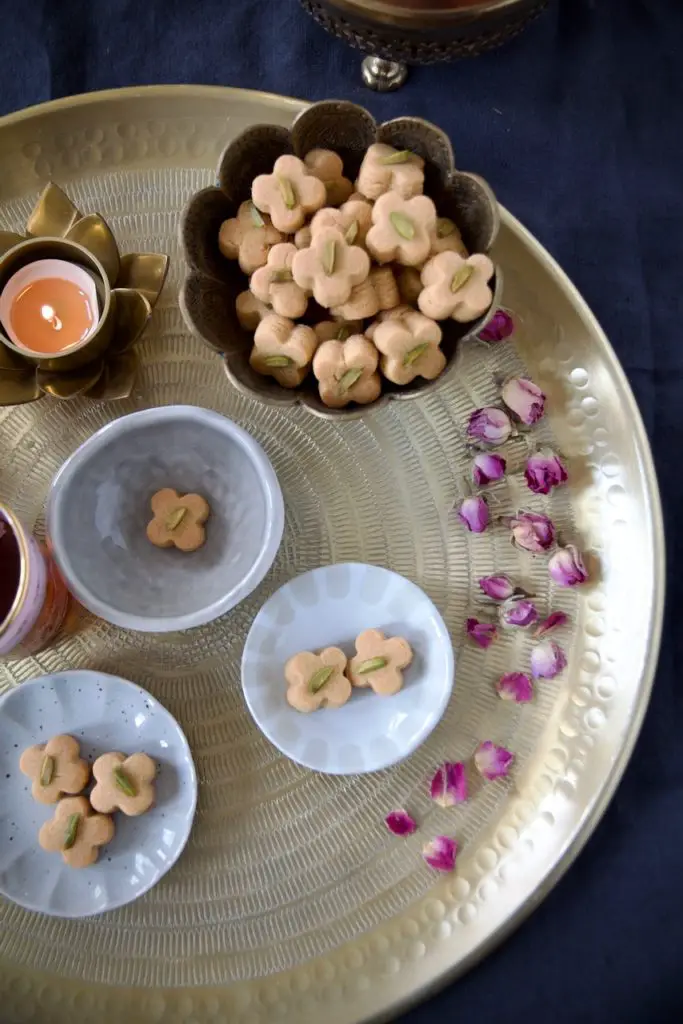 Nan-e Nokhodchi - vegane Kichererbsen-Plätzchen نان نخودچی