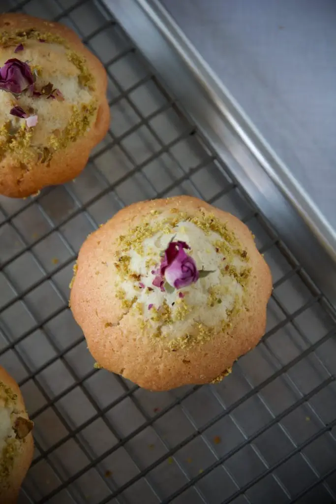 Cake Yazdi - Kardamom-Rosenwasser Muffins کیک یزدی