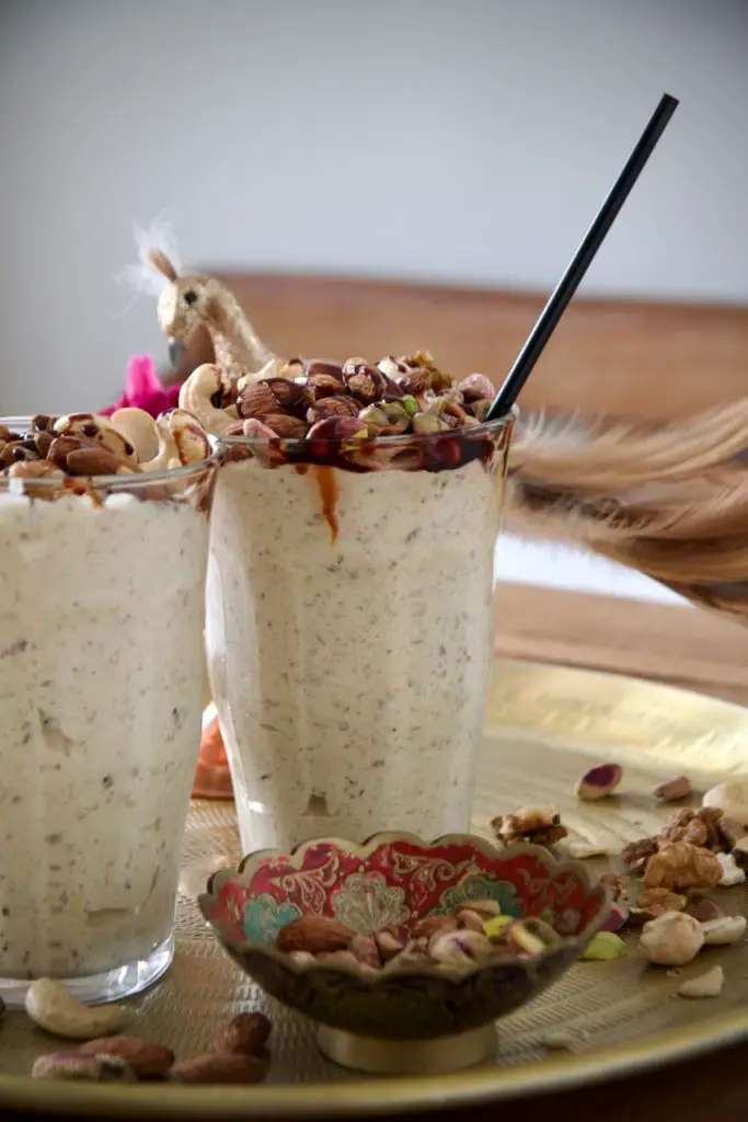 Majoon - Dattel-Eis-Shake mit Nüssen معجون