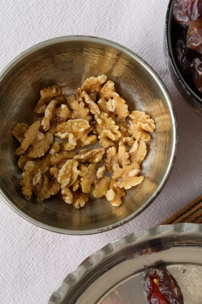 Ranginak – Persisches Datteldessert رنگینک خرما