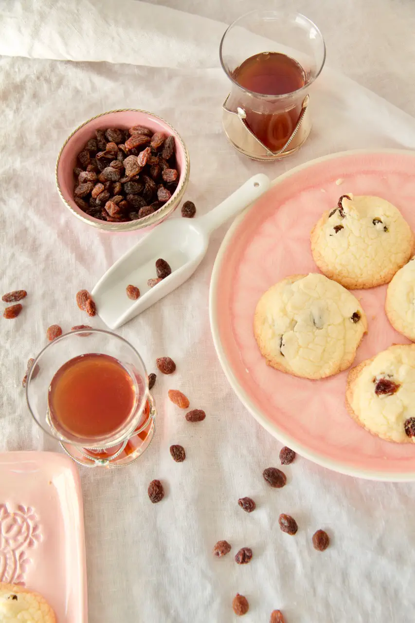 Shirini Keshmeshi - Persian Raisin Cookies