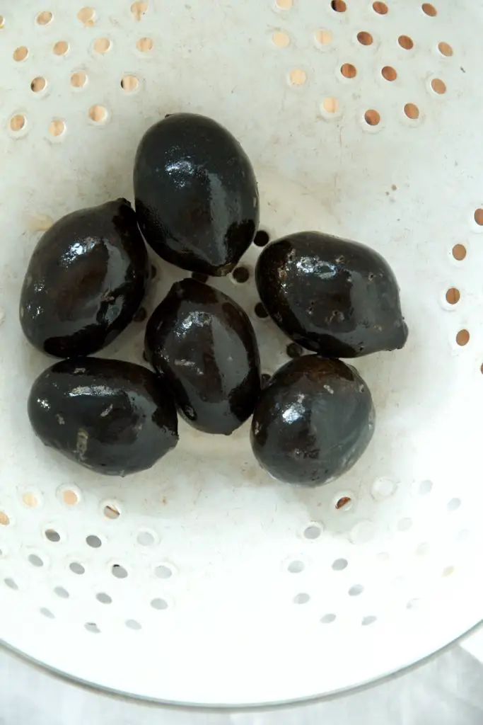 Morabaye Chagale Gerdoo - Green Walnut Preserves - مربای گردو