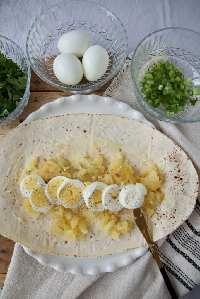 Sibzamini Tokhm-e Morgh - Baked Potato and Egg سیب زمینی و تخم مرغ