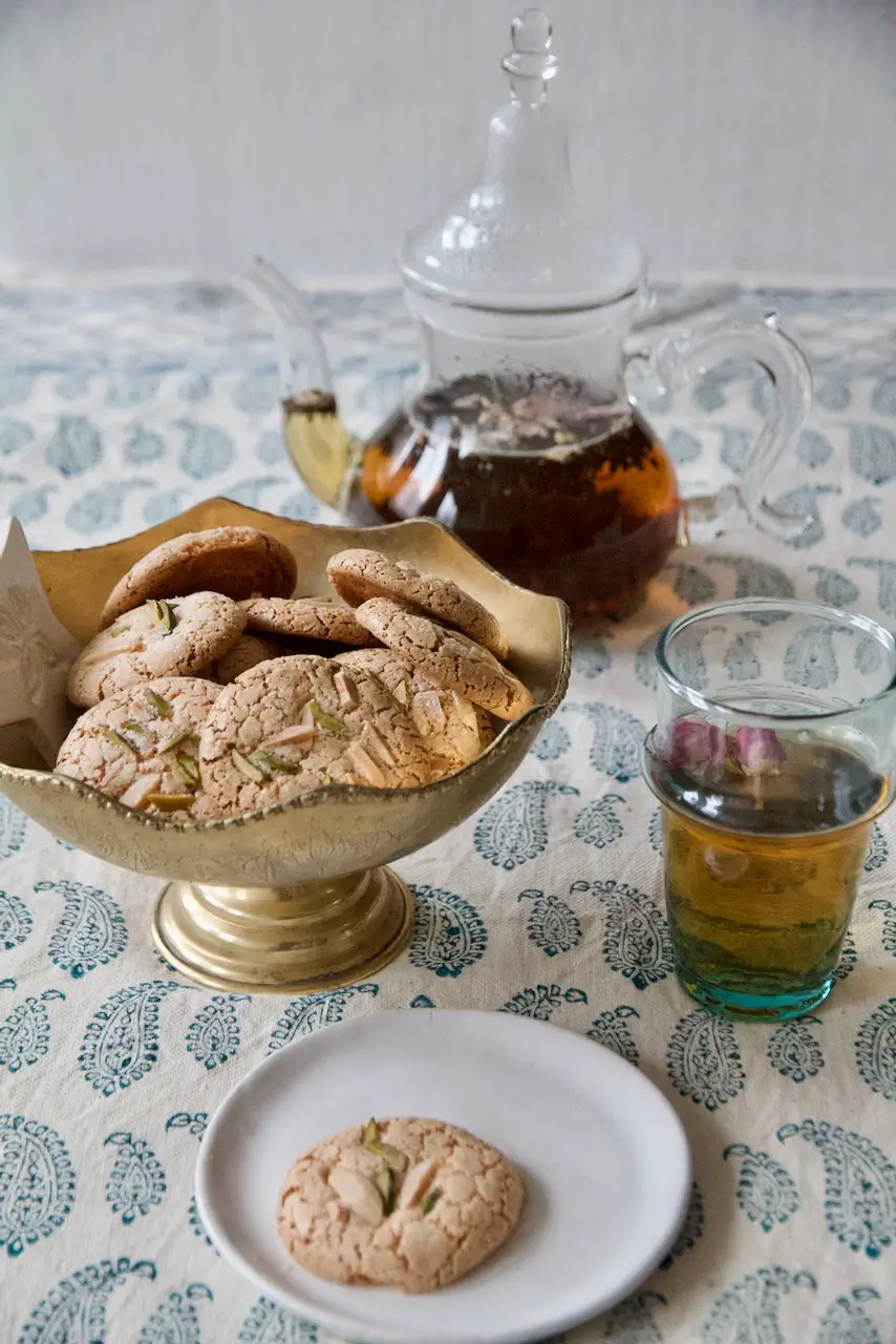 Ghorabieh – Persian Almond Macaroons قرابیه