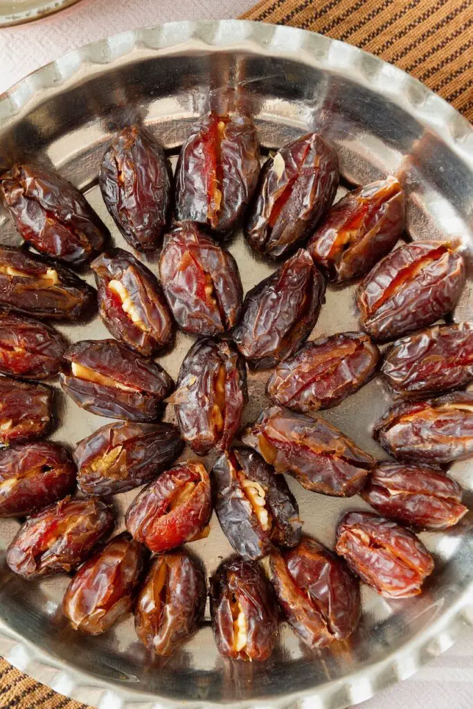 Ranginak - Persian Date Dessert رنگینک خرما - Labsalliebe