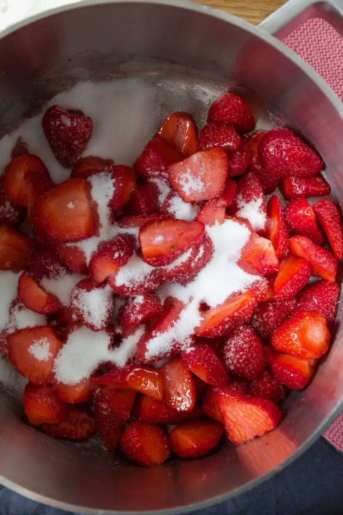 Morabay-e Toot Faranghi – Low Sugar Strawberry Jam