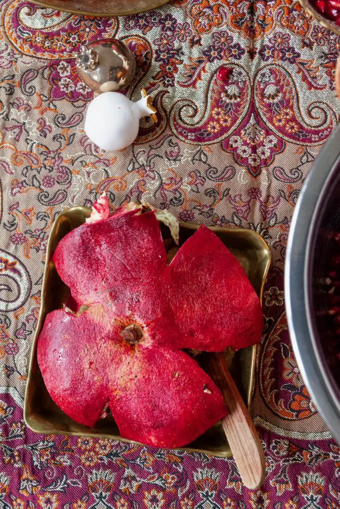 4 Easy Ways to Remove Pomegranate Seeds