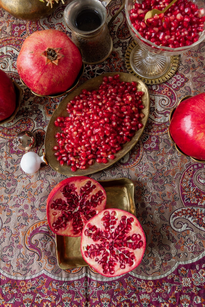 4 Easy Ways to Remove Pomegranate Seeds