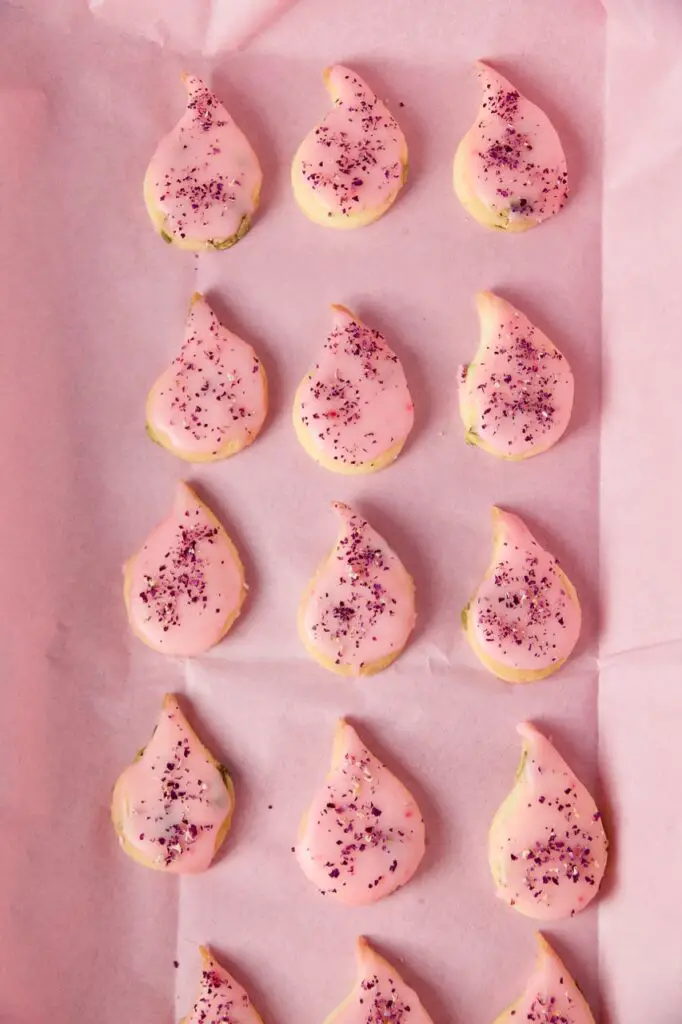 Rose Cookies – Three Cookies from one Dough