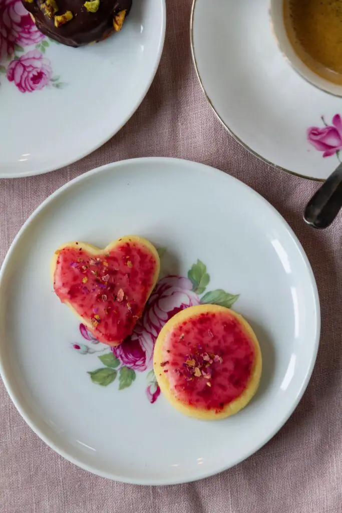 Rose Cookies – Three Cookies from one Dough