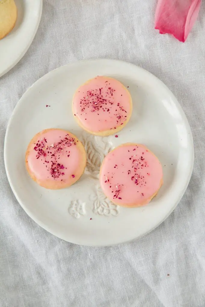 Rose Cookies – Three Cookies from one Dough