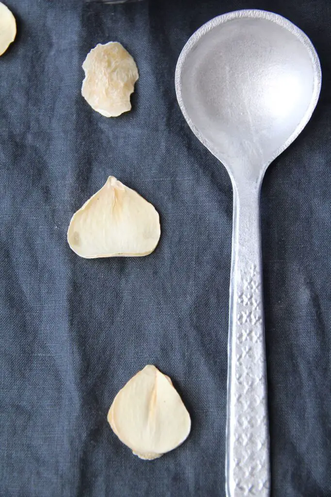 Mast-o Musir - persischer wilder Knoblauch-Joghurt