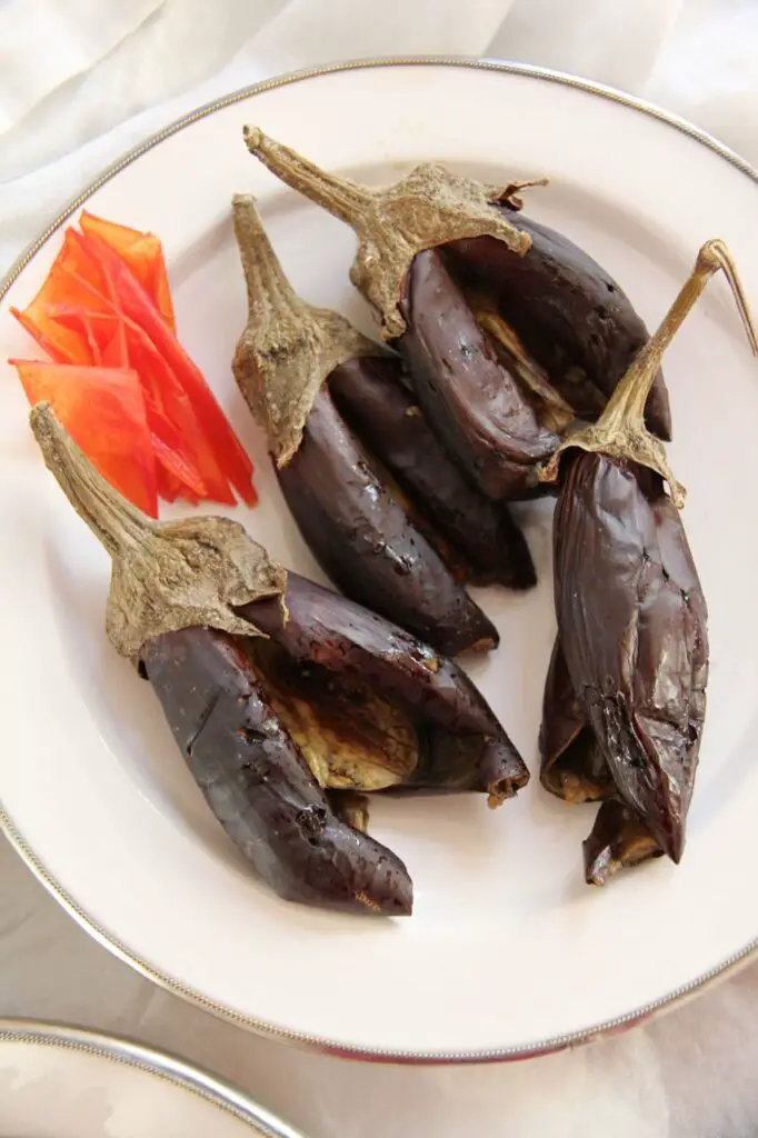 Mirza Ghasemi – Easy Persian Smoky Eggplant and Tomato Appetizer