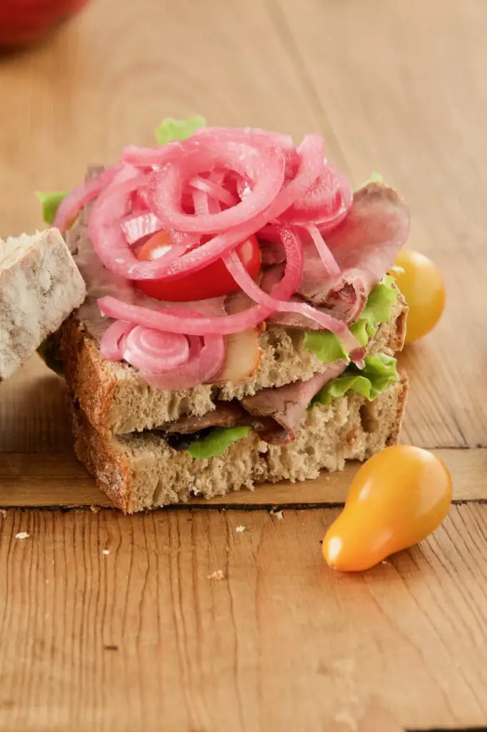 Piaz Torshi – Persian Pickled Red Onions