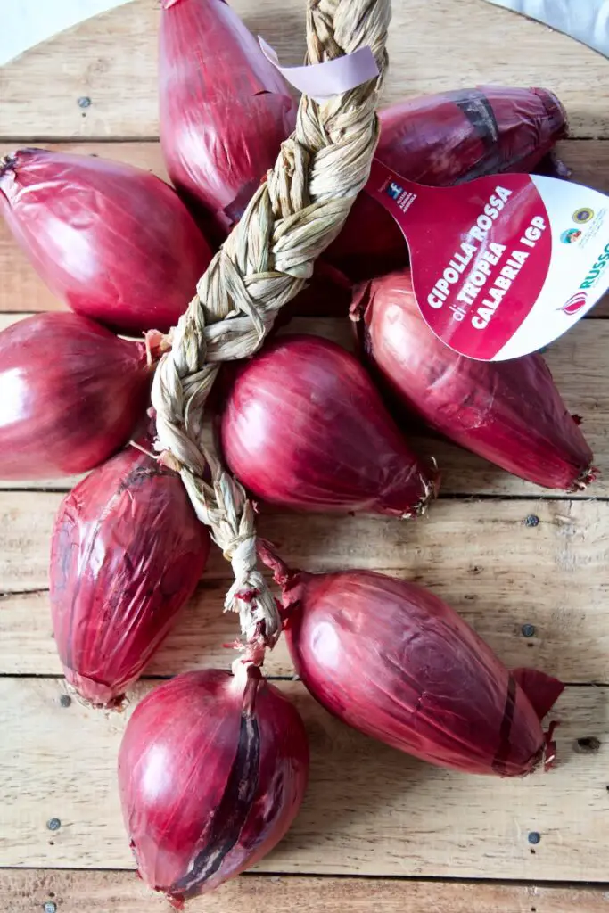 Piaz Torshi – Persian Pickled Red Onions