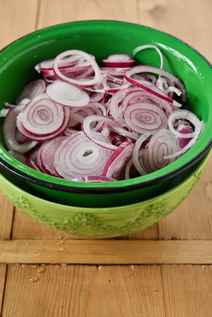 Piaz Torshi – Persian Pickled Red Onions