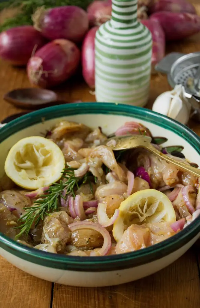 Khorak-e Anjir – Persian Chicken with Figs & Spinach