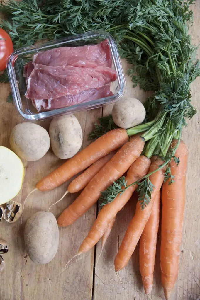 Persian Tas Kabab with Quince - A Winter Roast Beef on a Bed of Root Vegetables