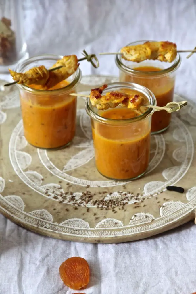 orientalischer Karotten-Kürbissuppe mit Aprikosen
