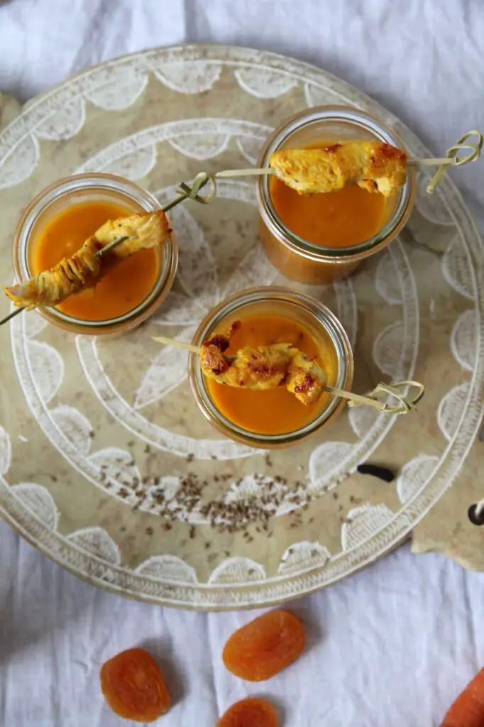 orientalischer Karotten-Kürbissuppe mit Aprikosen