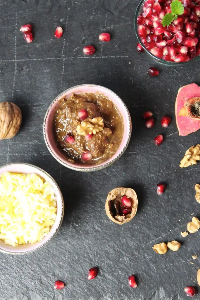 Khoreshte Fesenjan - persisches Lammschmorgericht in einer Granatapfel-Walnuss-Soße Labsalliebe