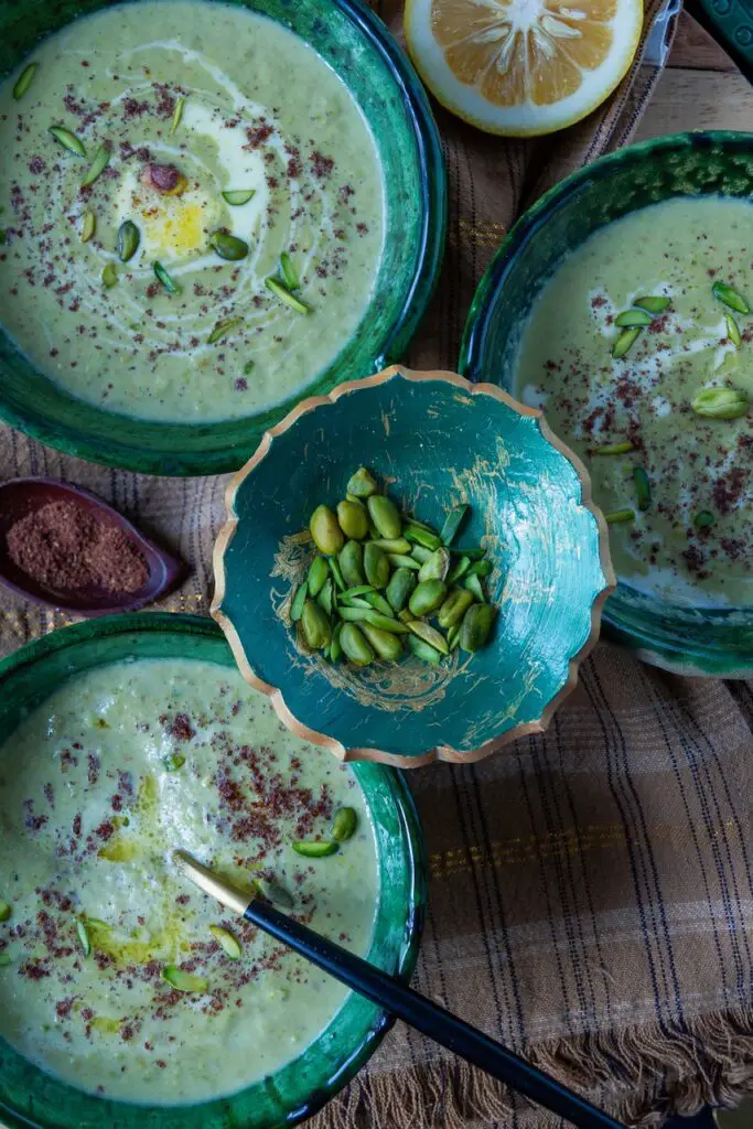 Soup-e-Pesteh - Persische Pistaziensuppe