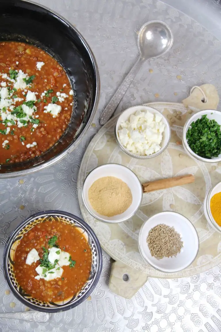 Vegetarische Harira mit Feta - arabische Linsensuppe - Labsalliebe