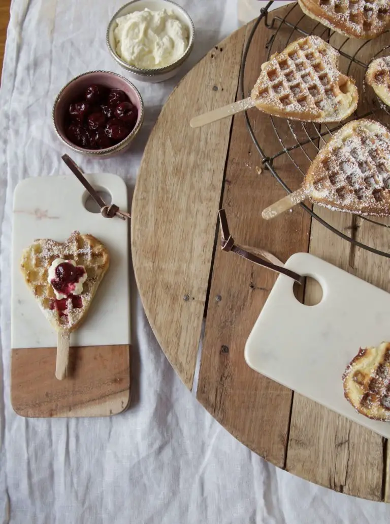 Glutenfreie Herzwaffeln am Stiel mit Rosenwasser - Labsalliebe