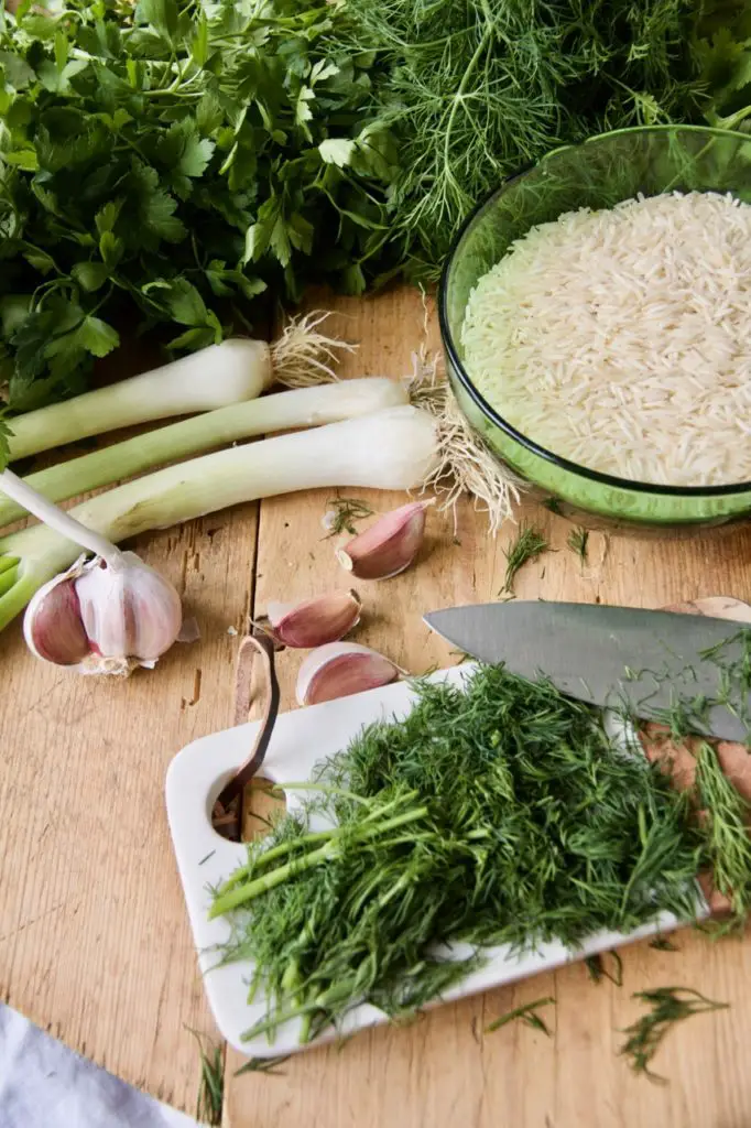 Sabzi Polo - Persischer Kräuterreis mit Butter-Safran-Reiskruste ...