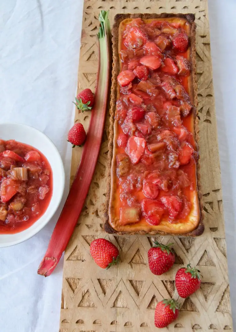 Labneh Cheese Cake mit Rhabarber-Erdbeer-Kompott - Labsalliebe