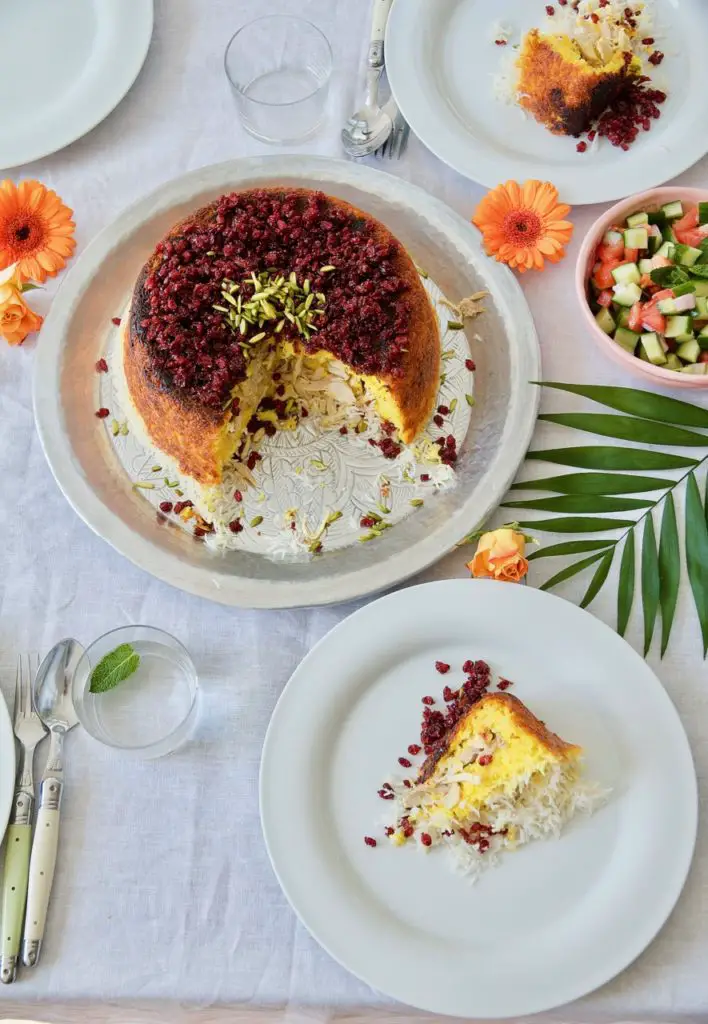 Tah Chin-e Morgh - Safran-Reiskuchen mit mariniertem Hühnchen