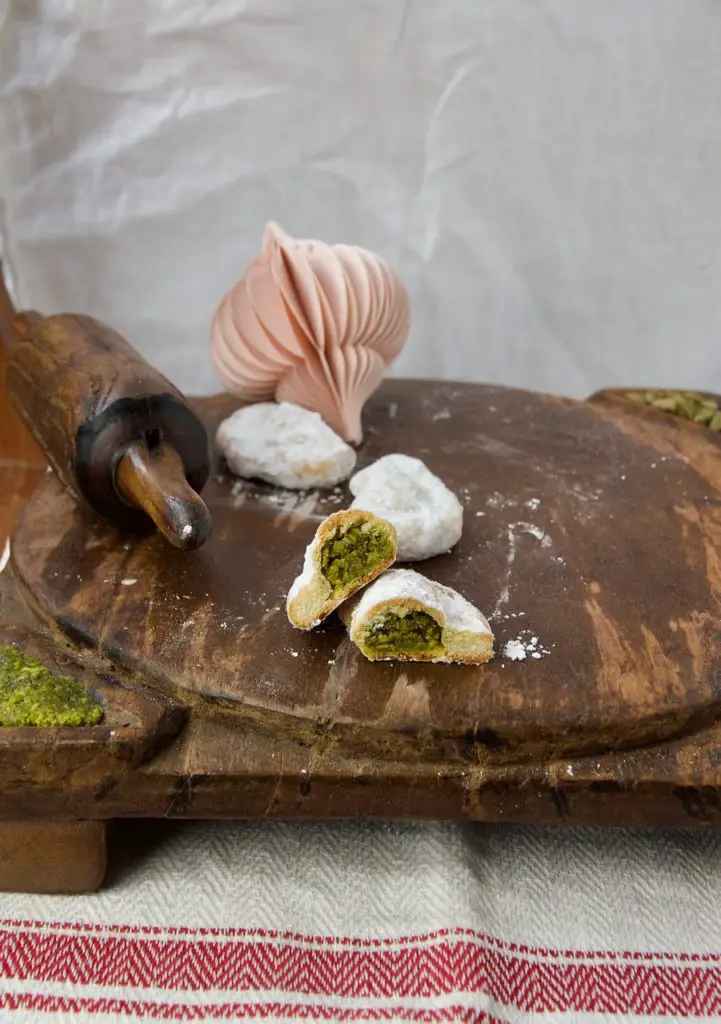 Ghotab - Persische Kekse mit Pistazien-Rosenwasser-Kardamom-Füllung