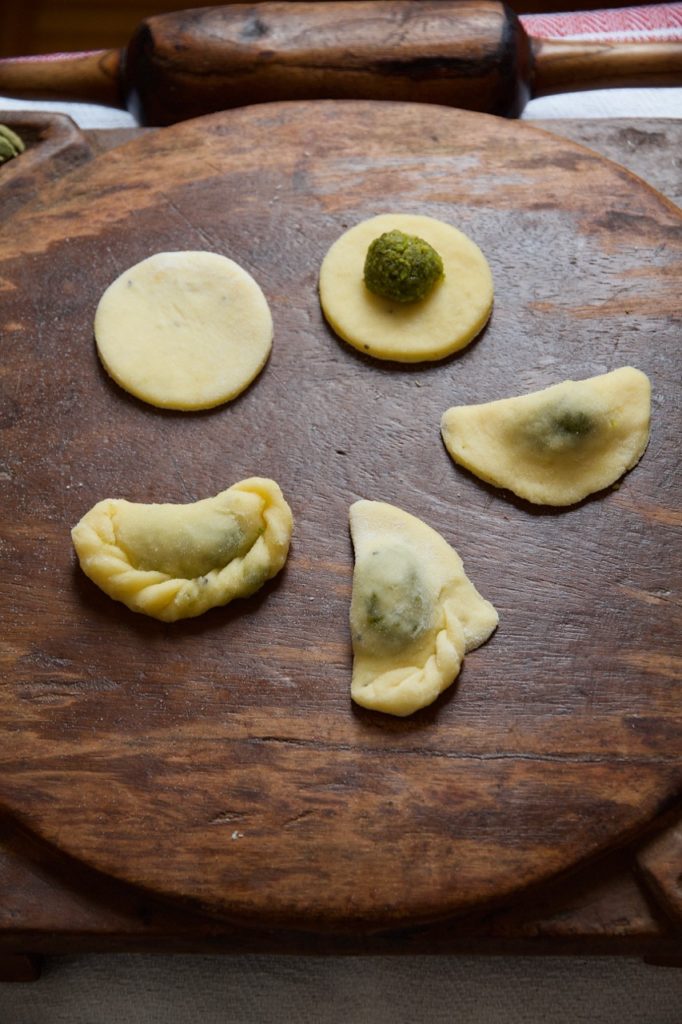 Ghotab - Persische Kekse mit Pistazien-Rosenwasser-Kardamom-Füllung
