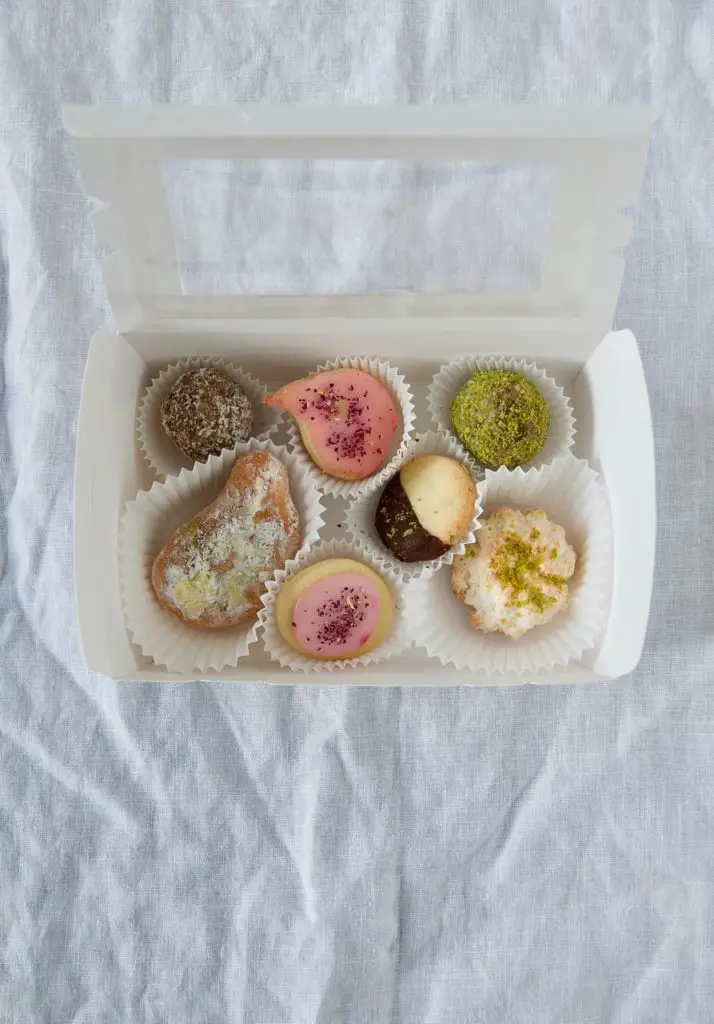 Ghotab - persische Kekse mit Pistazien-Rosenwasser-Kardamom Füllung für Nowrooz