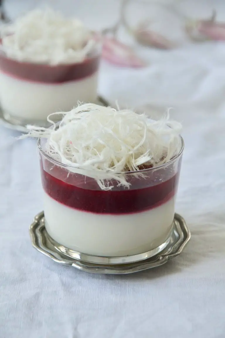 Fereni - Persische Reiscreme mit Himbeerpüree und Pashmak - Labsalliebe