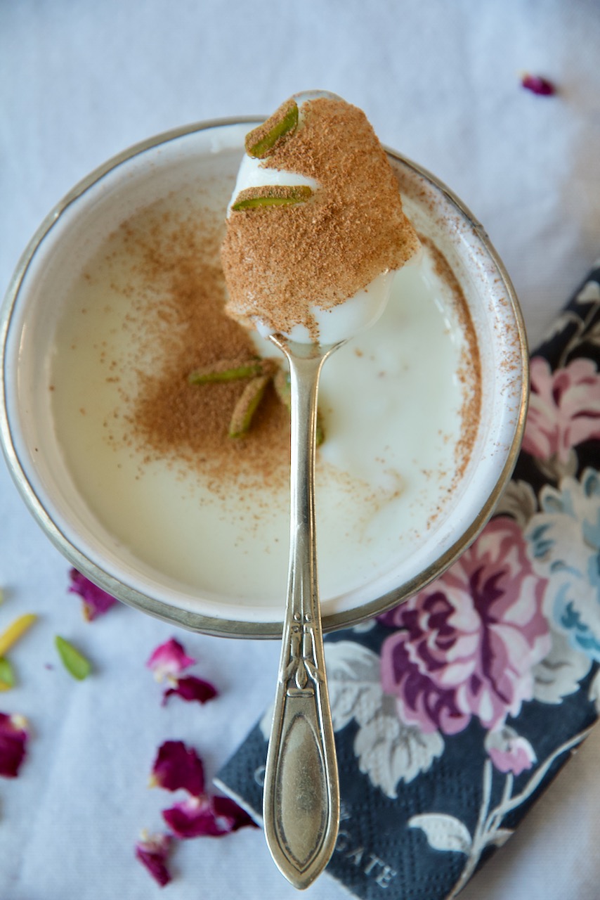 Fereni - Persische Reiscreme mit Himbeerpüree und Pashmak - Labsalliebe