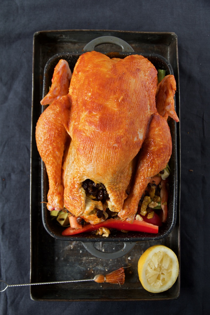 Morgh-e Shekam por - Persisches gefülltes Brathuhn aus dem Ofen ...