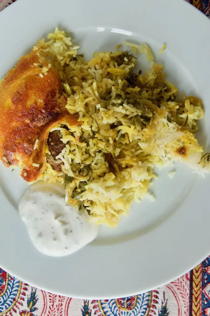 Kalam Polo Shirazi - Safran-Kräuter-Reis mit Spitzkohl und Hackbällchen ...