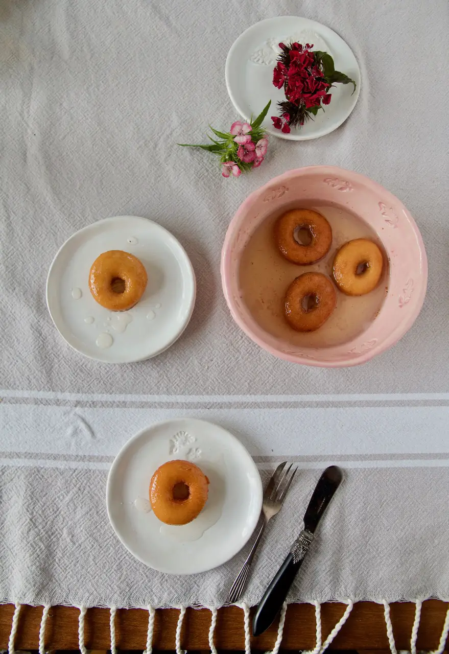 Mini Donuts in Sirup nach persischer Art