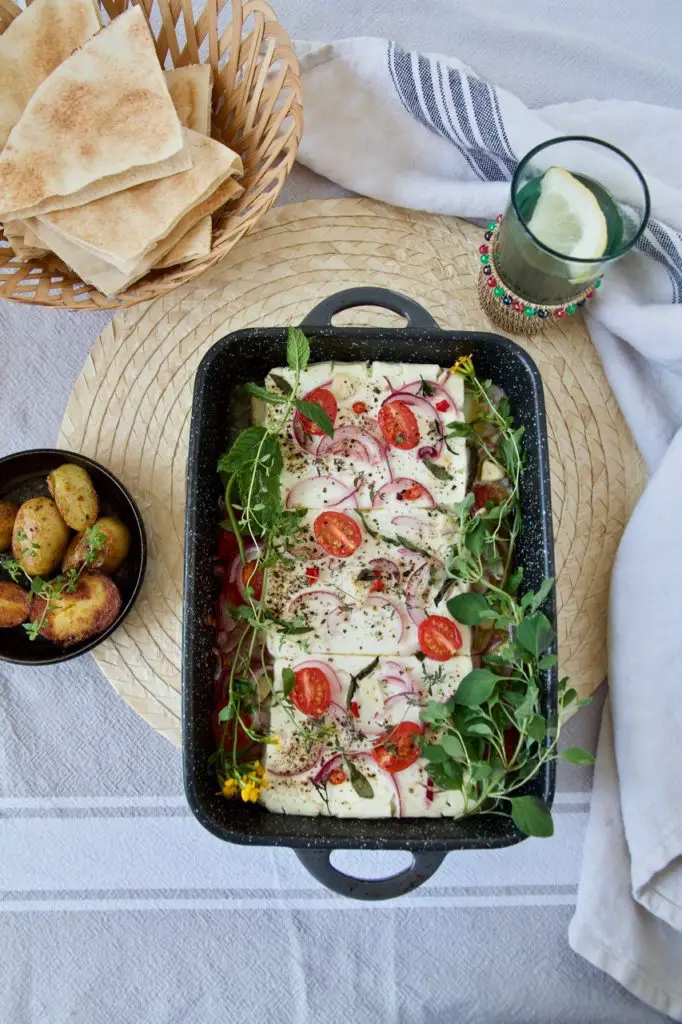 Gegrillter Feta mit Tomaten und Kräuter - Labsalliebe