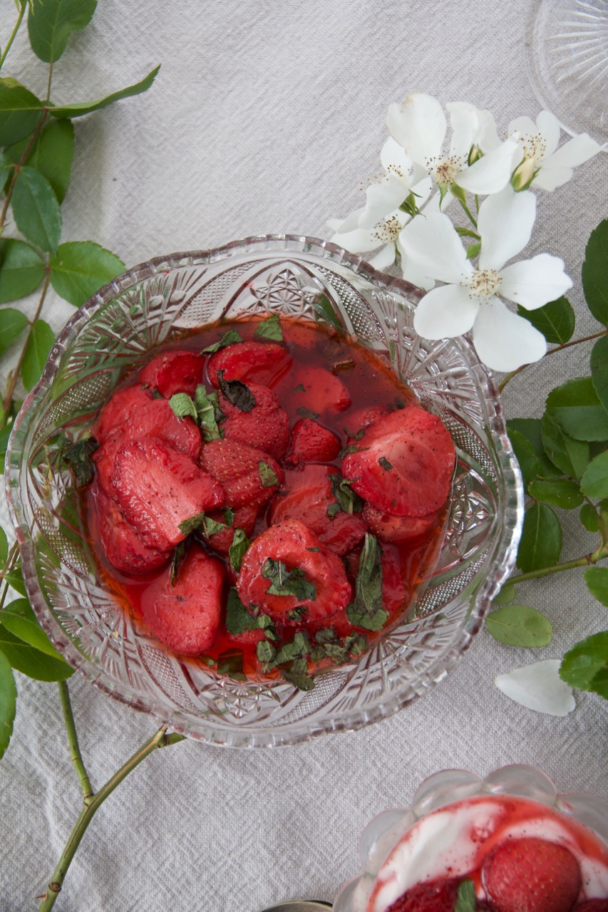 Joghurt-Creme mit gebackenen Erdbeeren - Labsalliebe