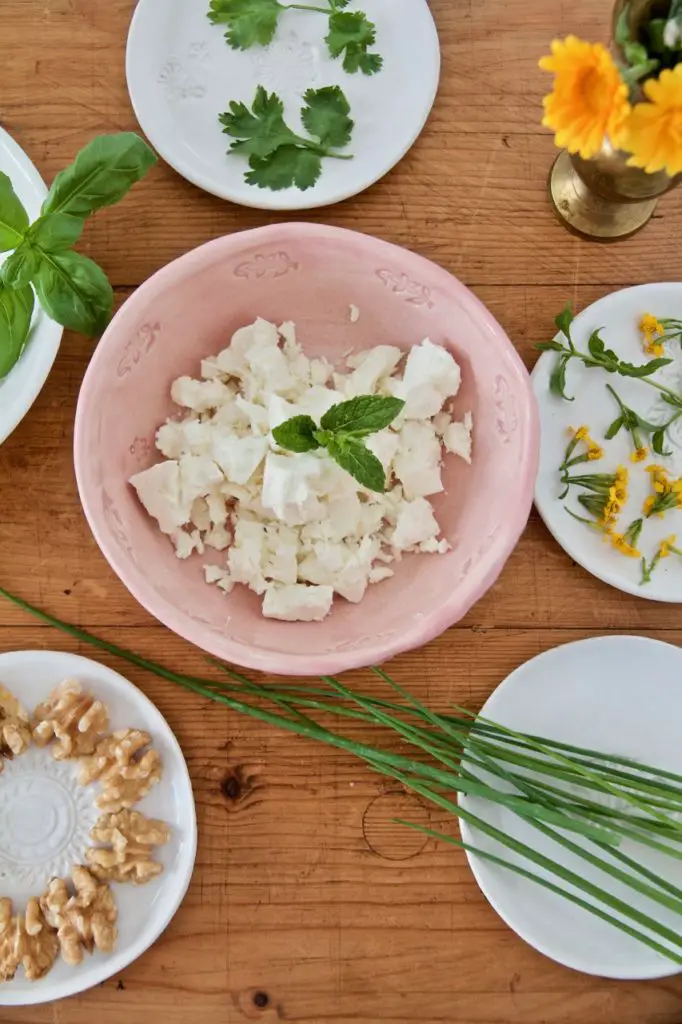 Sabzi Khordan Dip - Kräuter-Feta-Dip mit Walnüssen - Labsalliebe