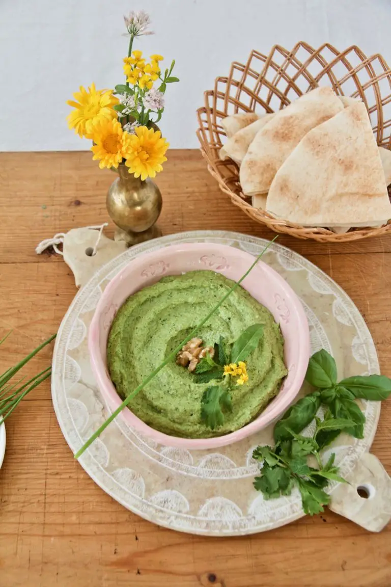Sabzi Khordan Dip - Kräuter-Feta-Dip mit Walnüssen - Labsalliebe Sabzi Khordan Dip - Kräuter-Feta-Dip mit Walnüssen - Labsalliebe