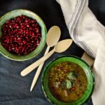 Ash-e Anar ba Koofteh Ghelgheli - dicke Granatapfelsuppe mit Fleischbällchen und Minzöl آش انار