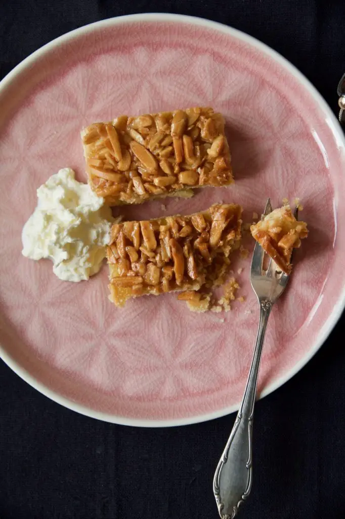 Malake Badam - Butter-Kuchen mit Safranmandeln ملکه بادام