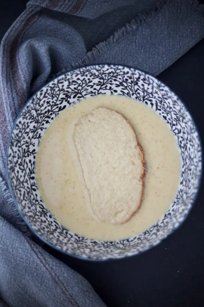 Rosenwasser-Kardamom French Toast