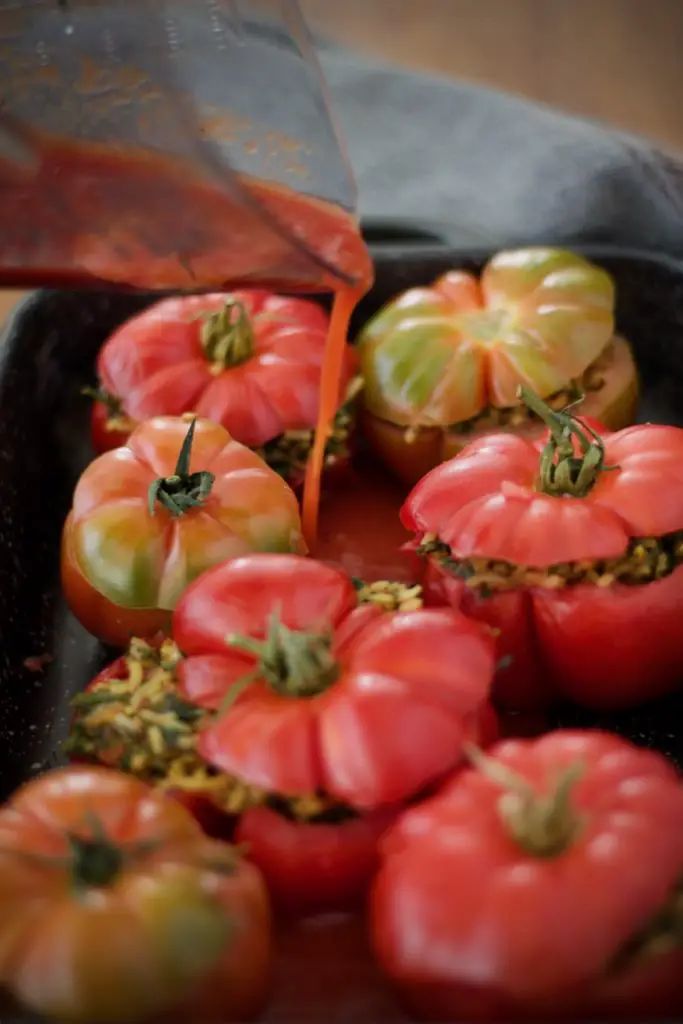 Dolmeh Godje Faranghi - Gefüllte Tomaten nach persischer Art