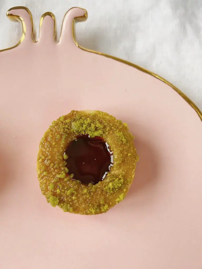 Shirini Shab-e Yalda - Plätzchen mit Granatapfelgelee und Yalda ...