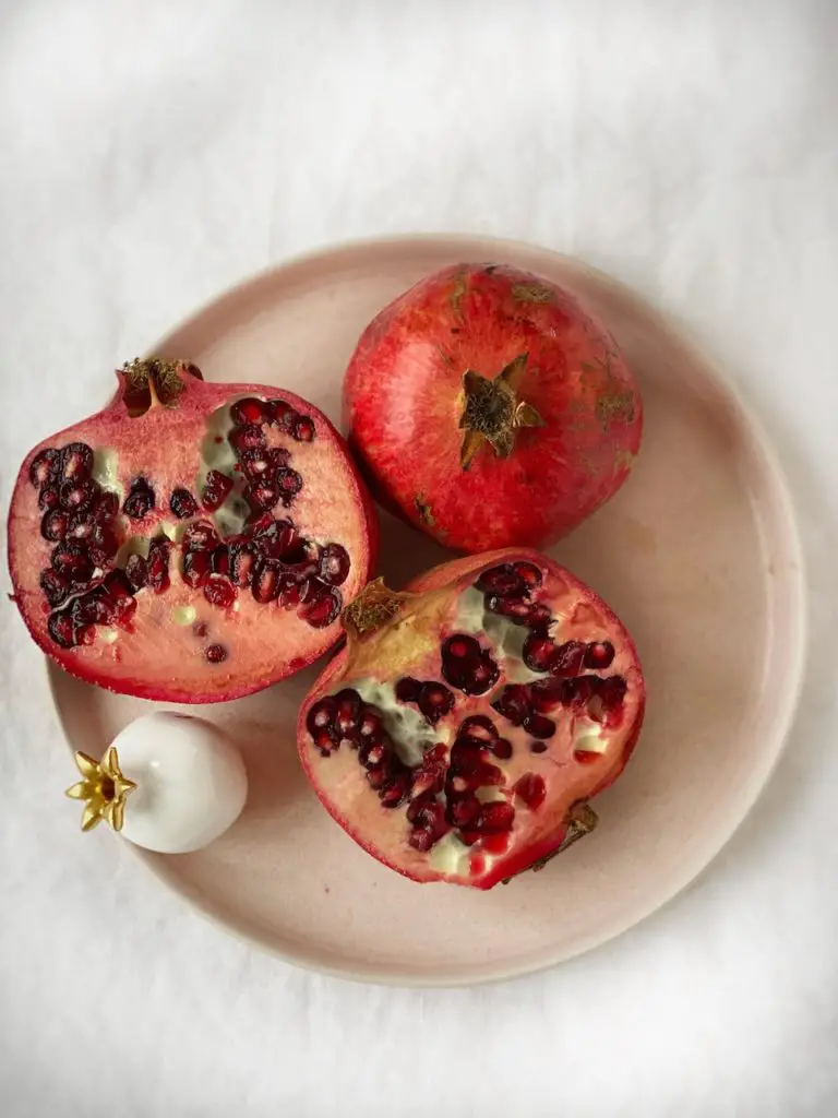 Shirini Shab-e Yalda - Plätzchen mit Granatapfelgelee und Yalda ...